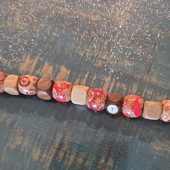 Chic Red and Cream Beaded Necklace - Picture 3 of 5